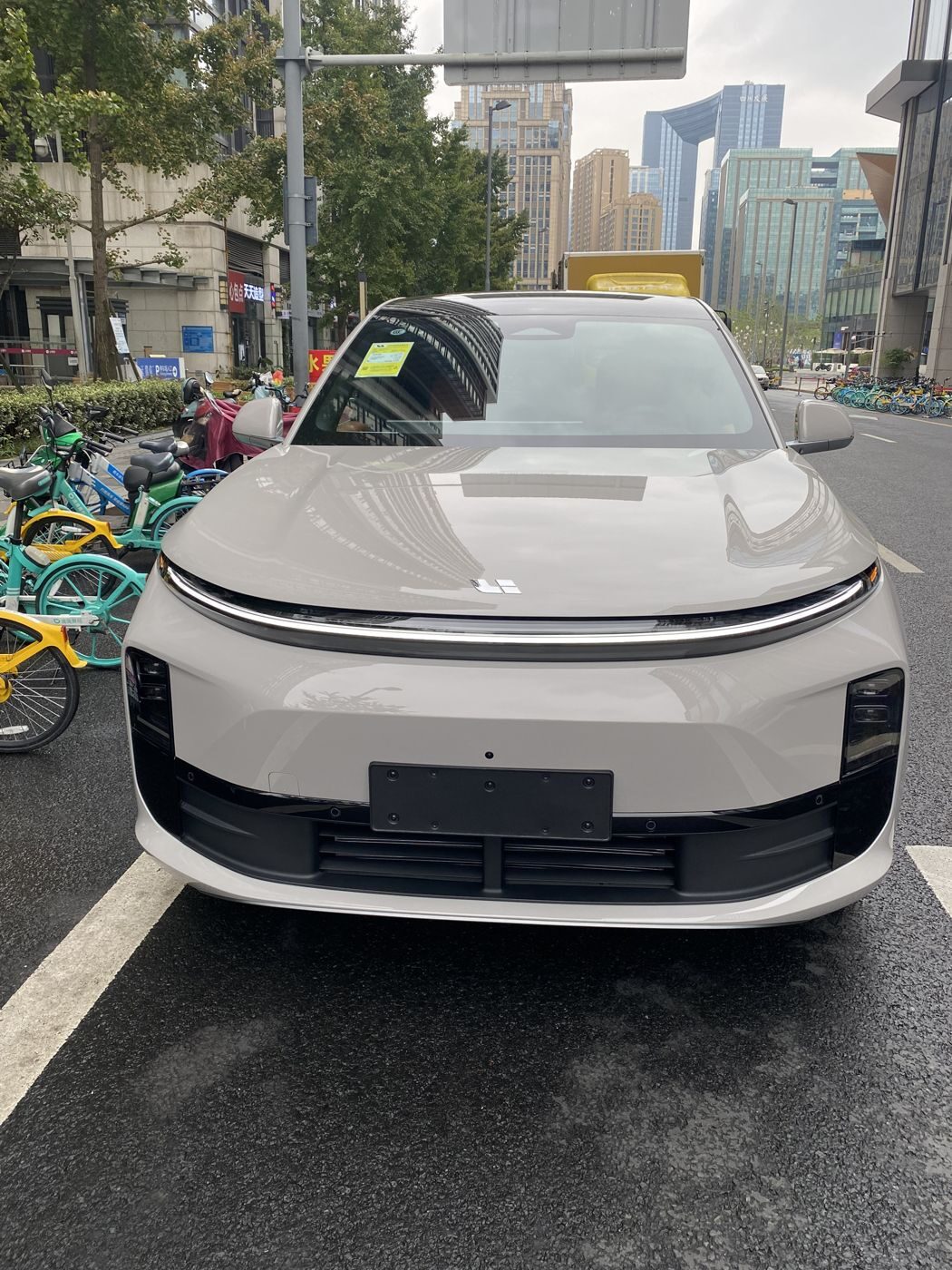 新宝GG MEGA 高压纯电 MPV